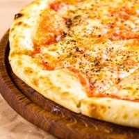 Masa fresca, tomate natural y mozzarella - MARGARITA