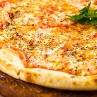 Masa fresca, tomate natural con piña, jamón dulce 
 - TROPICAL