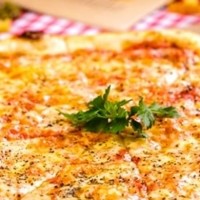 Masa fresca, tomate mozzarella, verduras de temporada y calabacín encurtido. - VEGETAL