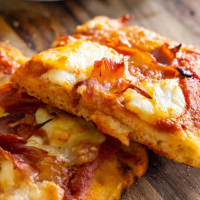 Masa fresca, tomate natural manitas de cerdo, pimentón De la Vera y jamón iibérico - IBERICA