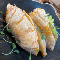Mini empanadillas de sobrasada y queso de Mahon con miel de Menorca - EMPANADILLAS DE SOBRASADA Y QUESO (4 UNID)