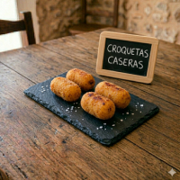 Croquetas relleno boletus en su guiso
4 unidades - CROQUETAS DE  BOLETUS